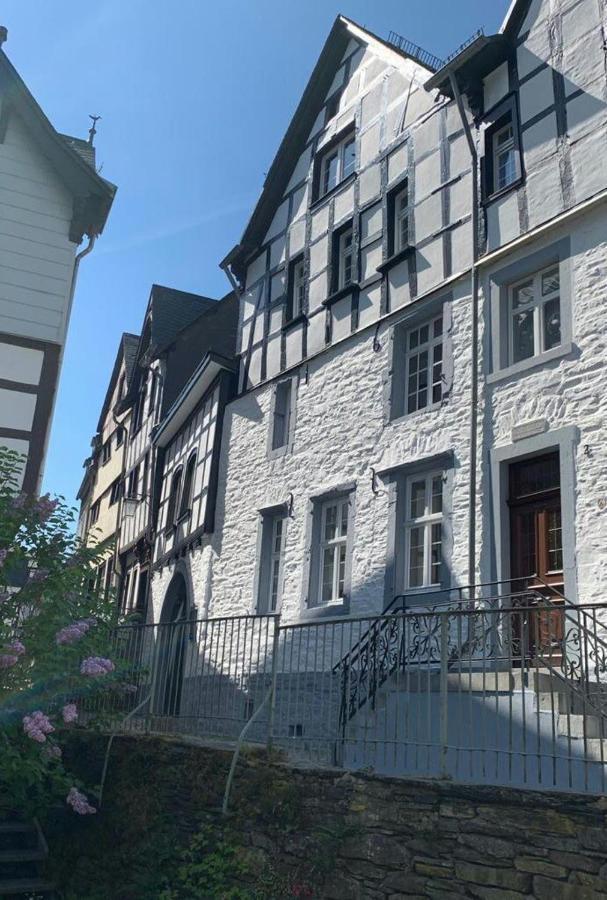 Manoir -1654- Historisch Schlafen In Monschaus Altstadt المظهر الخارجي الصورة